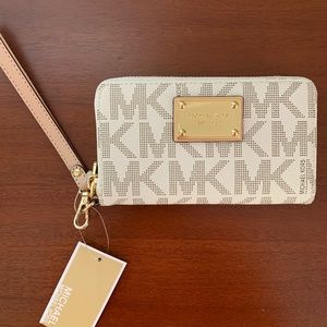 Michael Kors never used wallet!